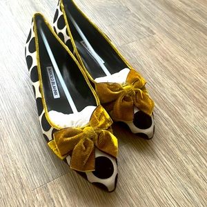 NEW MANOLO BLAHNIK Flats Pointed Toe Polka Dot Velvet Bow Sz. 37.5 EU 7.5 US